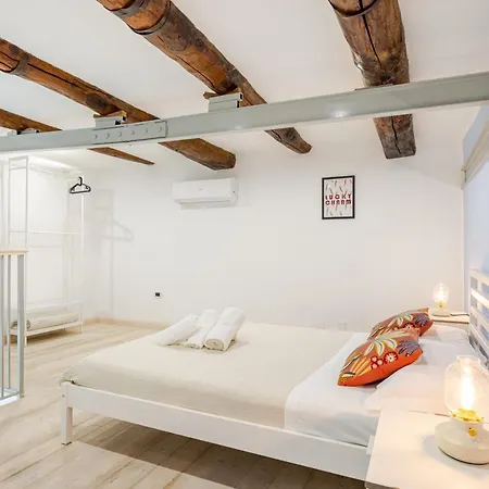 Nalusa - In Centro A Toledo 4* Napoli